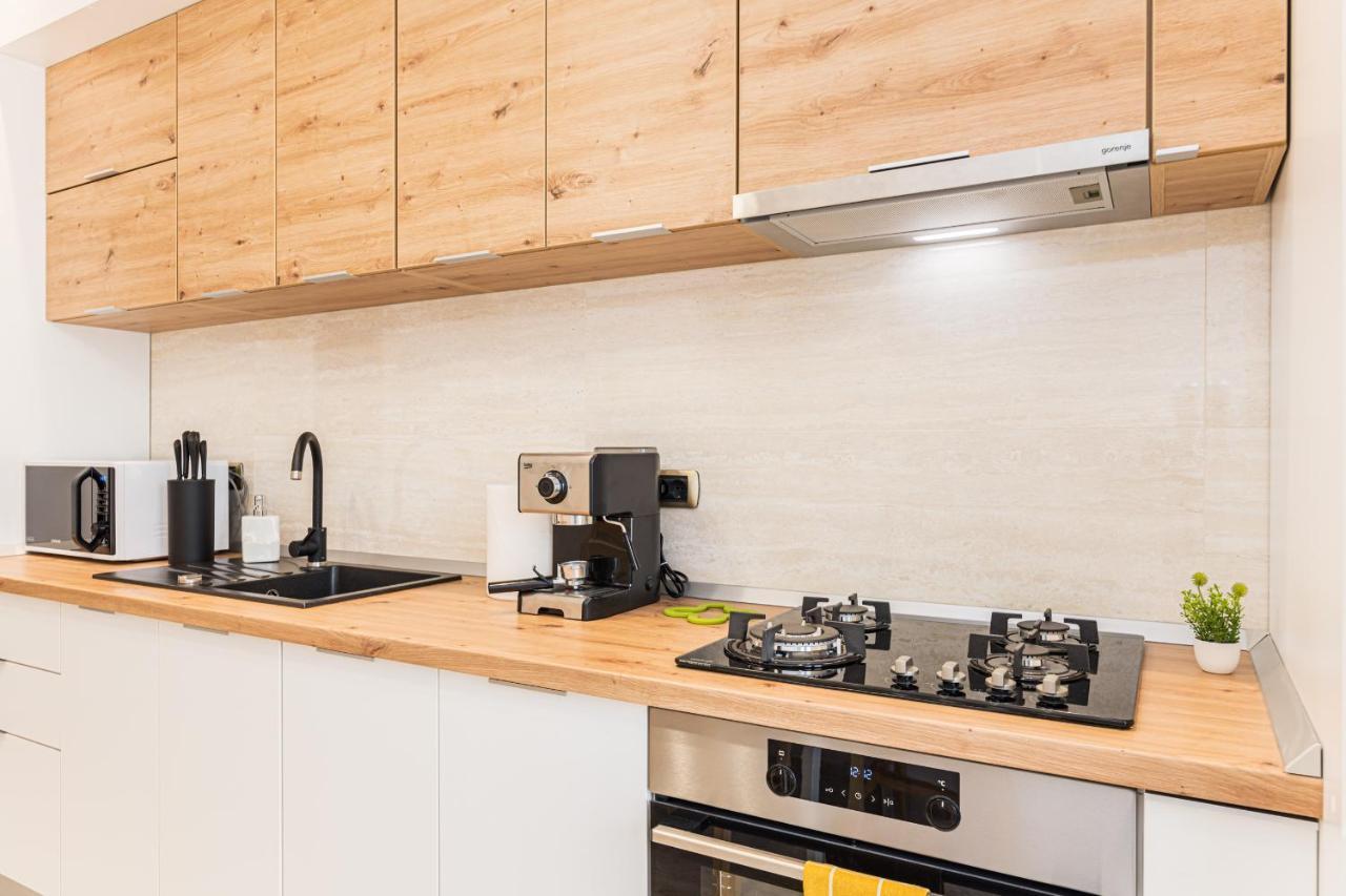 Isaran 2d3e Apartment